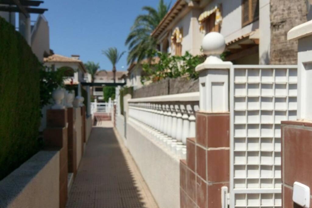 La Casa De La Palmera Apartment Torrevieja Exterior photo